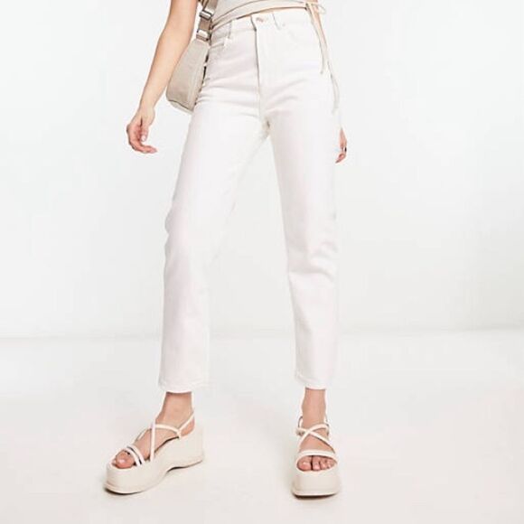 ✨BERSHKA ANKLE LENGTH SLIM MOM SZ 10 JEANS IN WHITE✨ - Picture 1 of 7